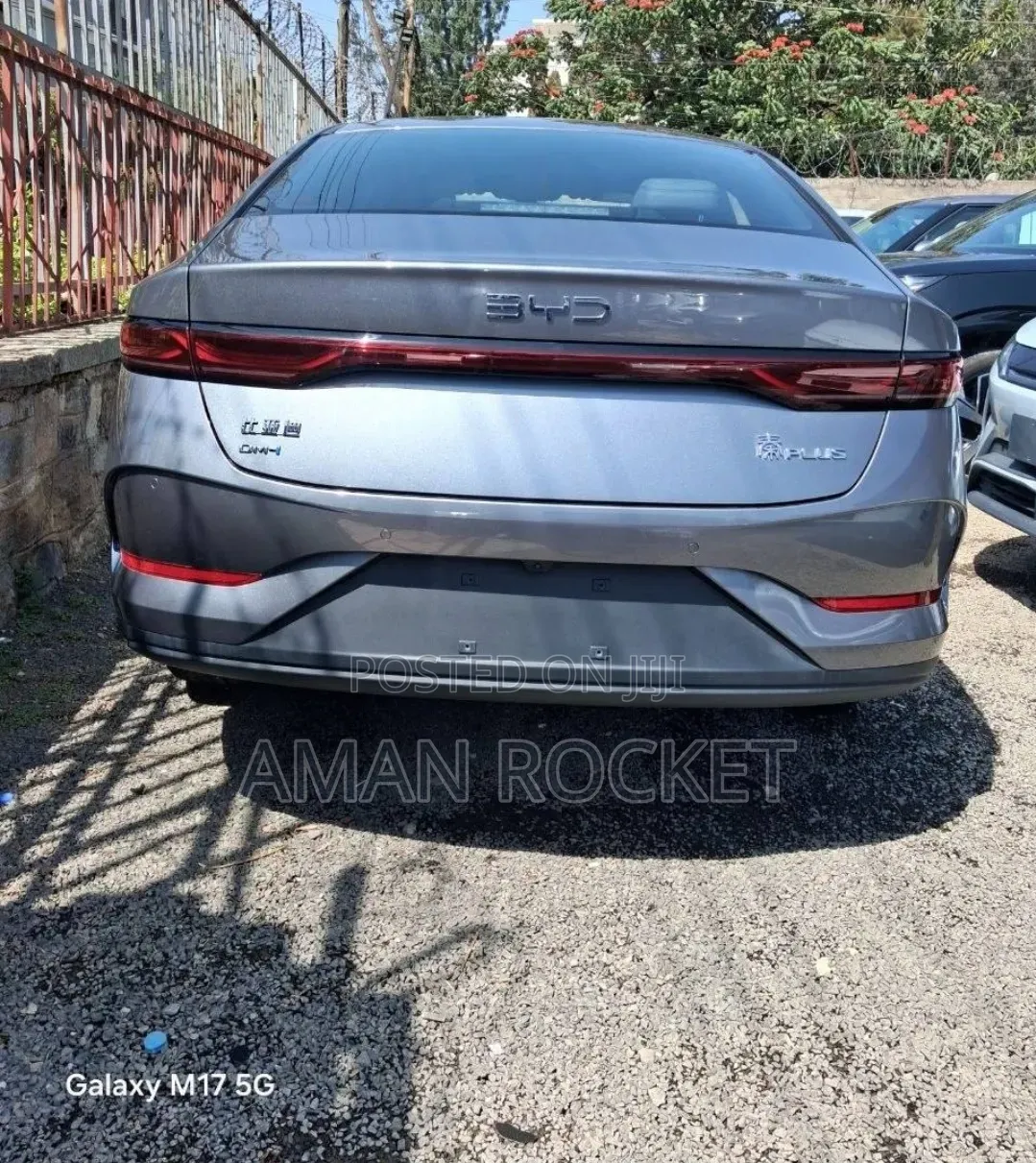 BYD Qin Plus DM-i 2025 Silver