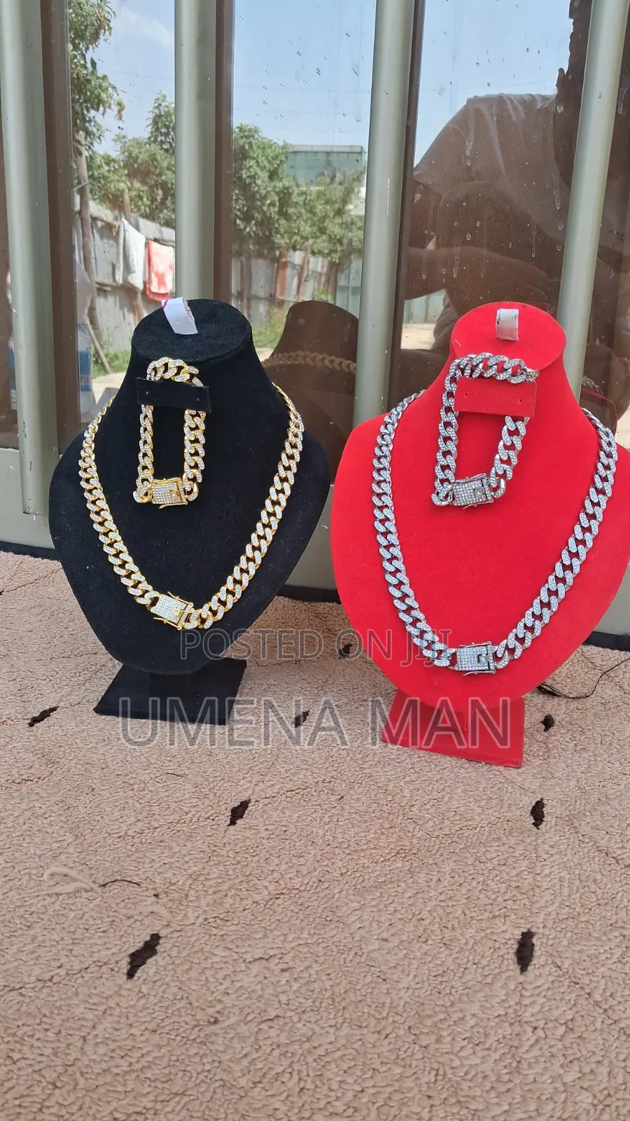 የወንድ አንገት ሀብል