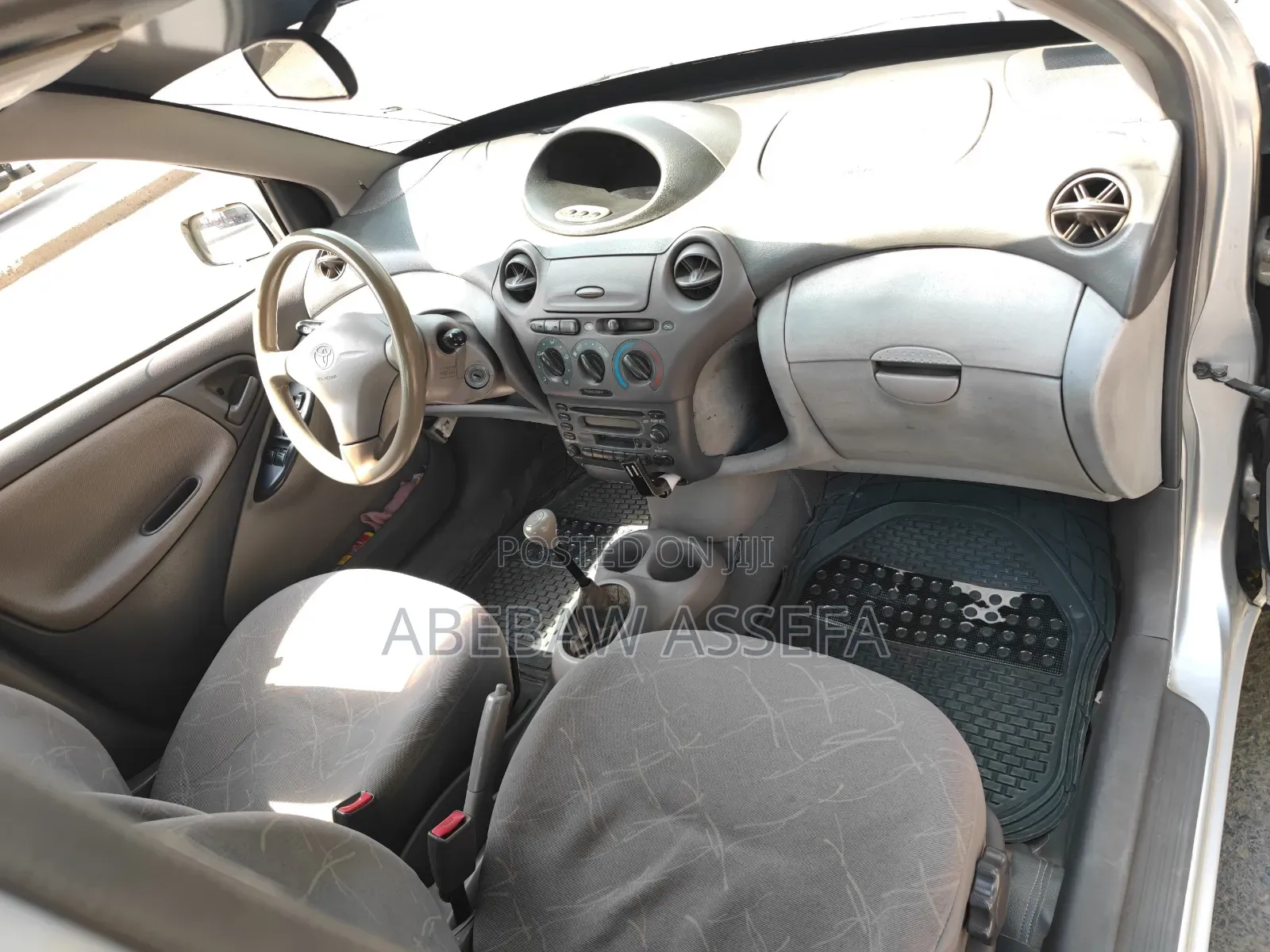 Toyota Platz 2001 Silver