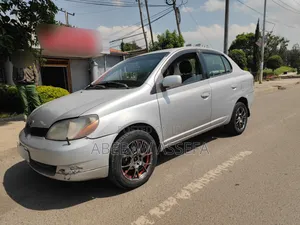 Toyota Platz 2001 Silver