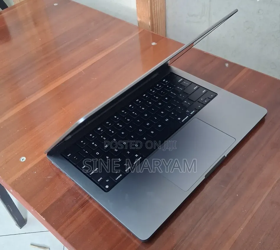 New Laptop Apple MacBook Pro 2021 M1 16GB Apple M1 Pro SSD 512GB