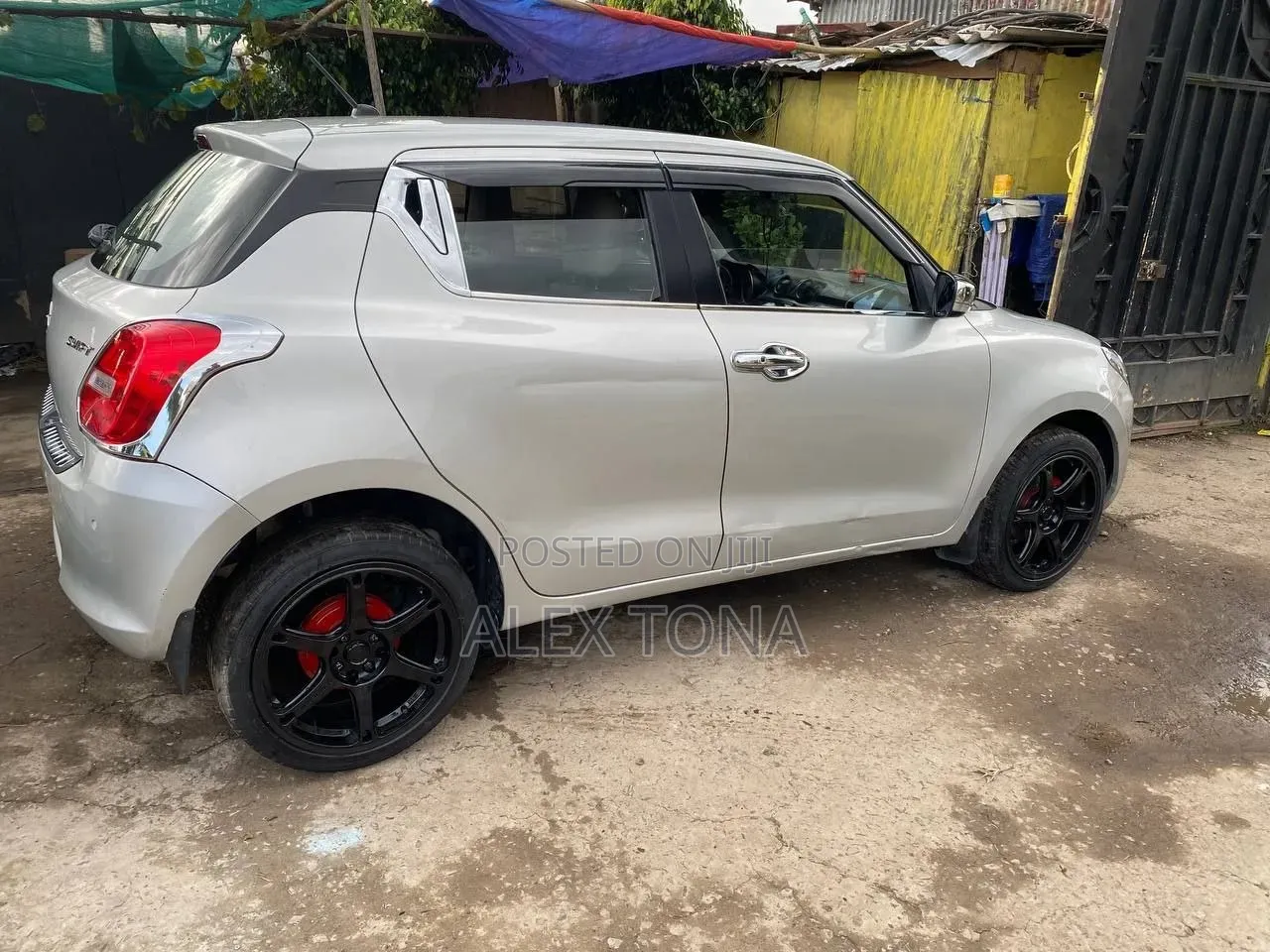 Suzuki Swift 2021 Silver