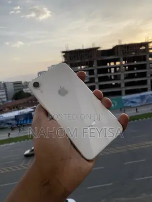 Apple iPhone XR 64 GB White