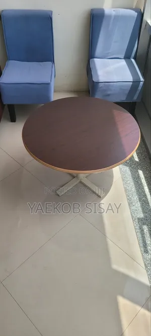 70cm ከፍ ዝቅ የሚል ተነቃቃይ ክብ ጠረጴዛ Table