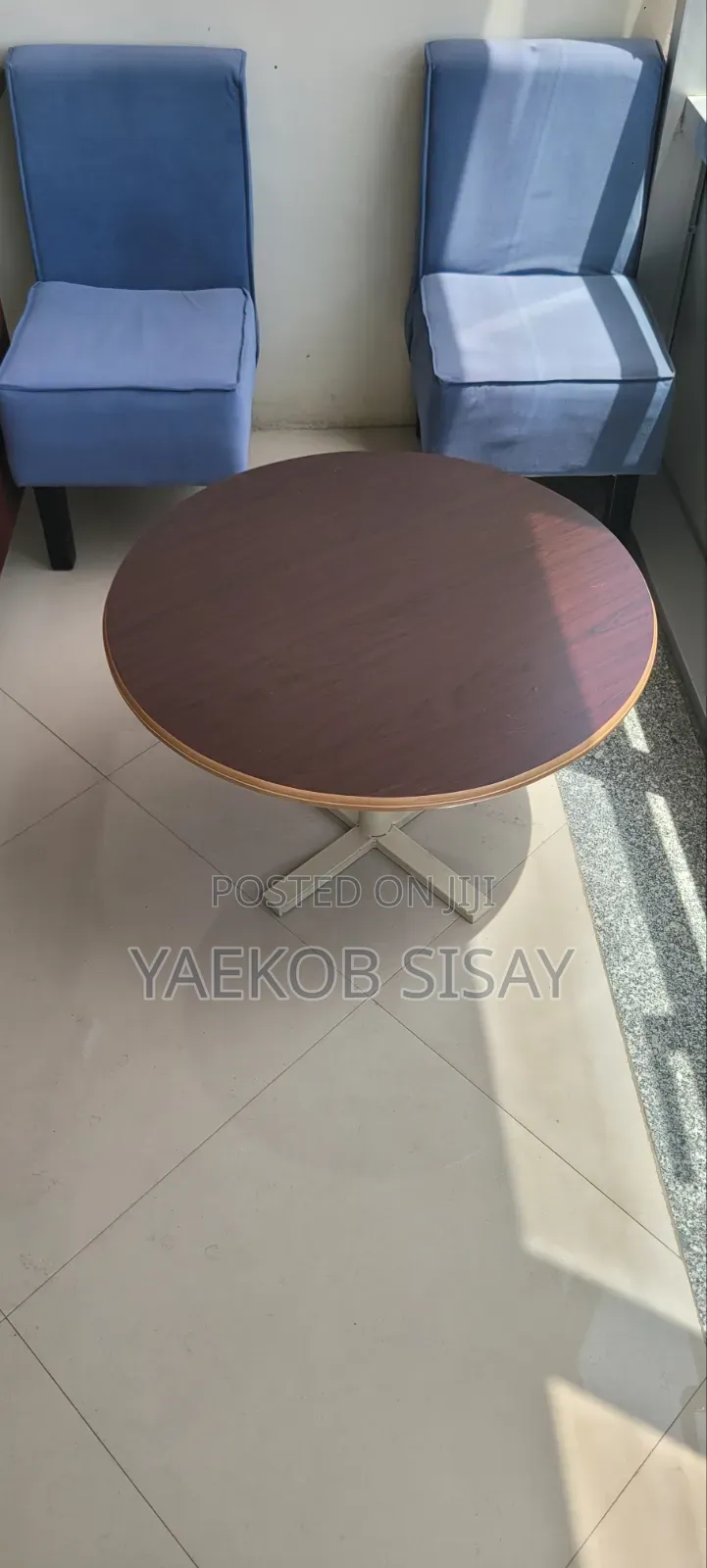 70cm ከፍ ዝቅ የሚል ተነቃቃይ ክብ ጠረጴዛ Table