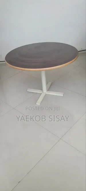 70cm ከፍ ዝቅ የሚል ተነቃቃይ ክብ ጠረጴዛ Table