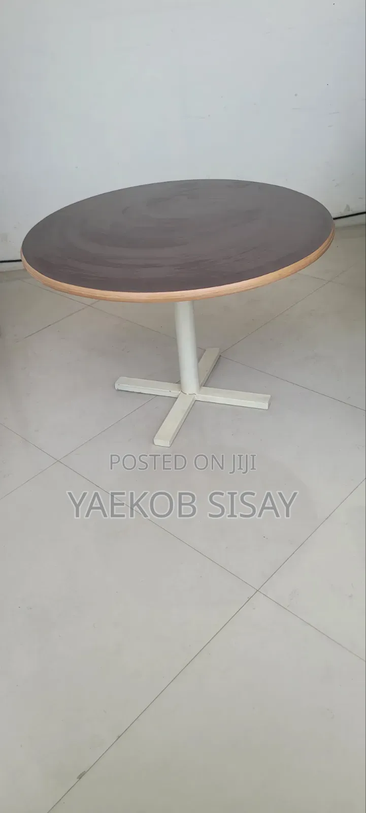 70cm ከፍ ዝቅ የሚል ተነቃቃይ ክብ ጠረጴዛ Table