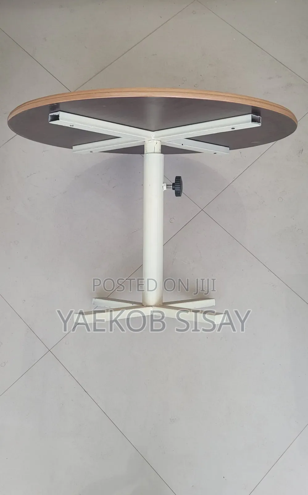 70cm ከፍ ዝቅ የሚል ተነቃቃይ ክብ ጠረጴዛ Table