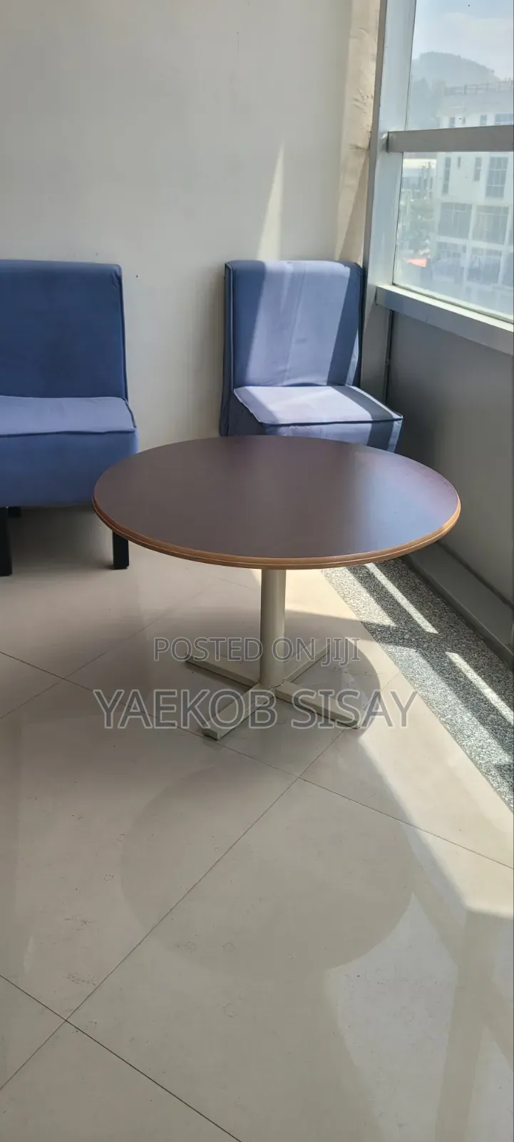 70cm ከፍ ዝቅ የሚል ተነቃቃይ ክብ ጠረጴዛ Table