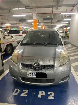 Toyota Yaris 2010 Silver