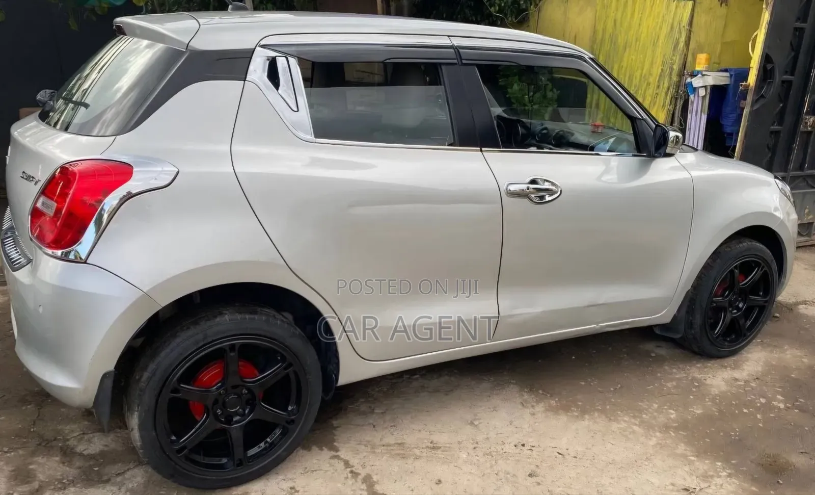 Suzuki Swift 2022 Gray
