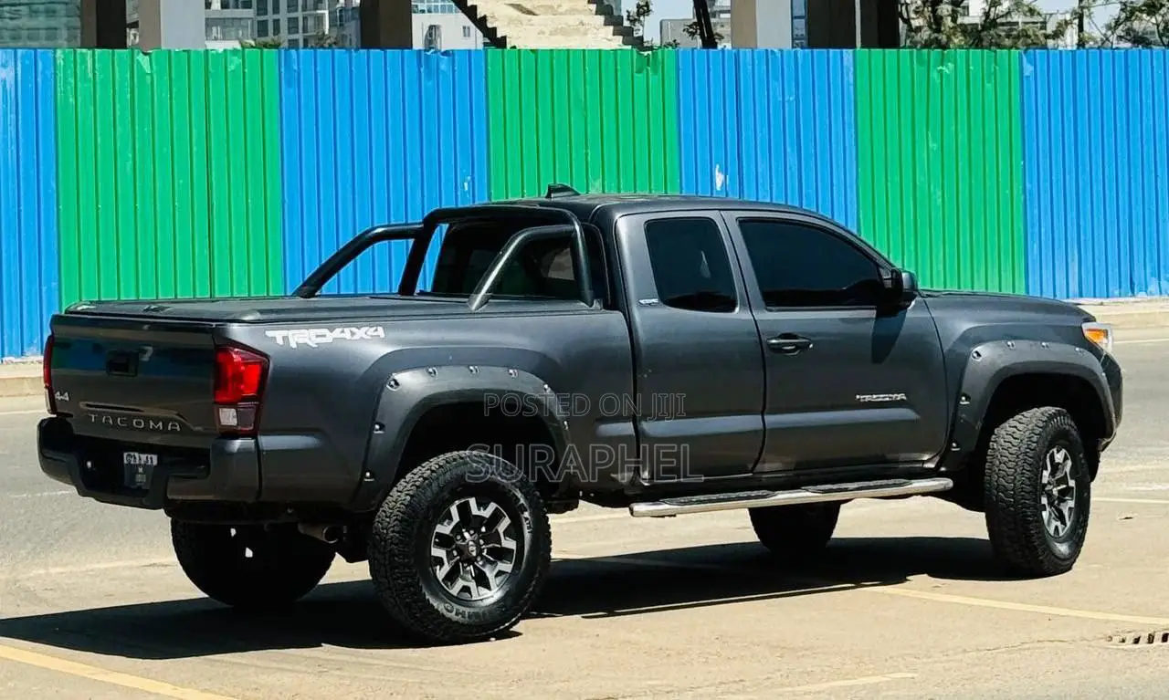 Toyota Tacoma SR5 2021 Gray