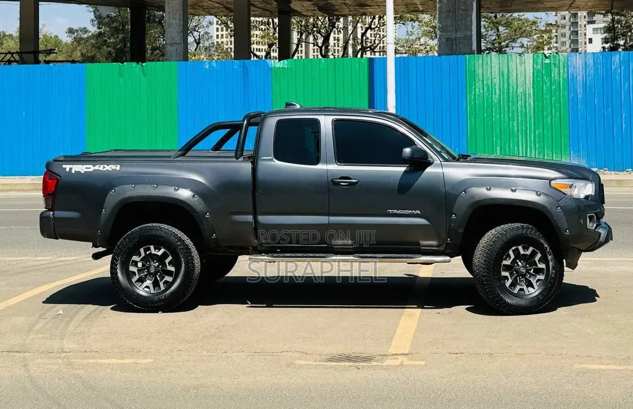 Toyota Tacoma SR5 2021 Gray