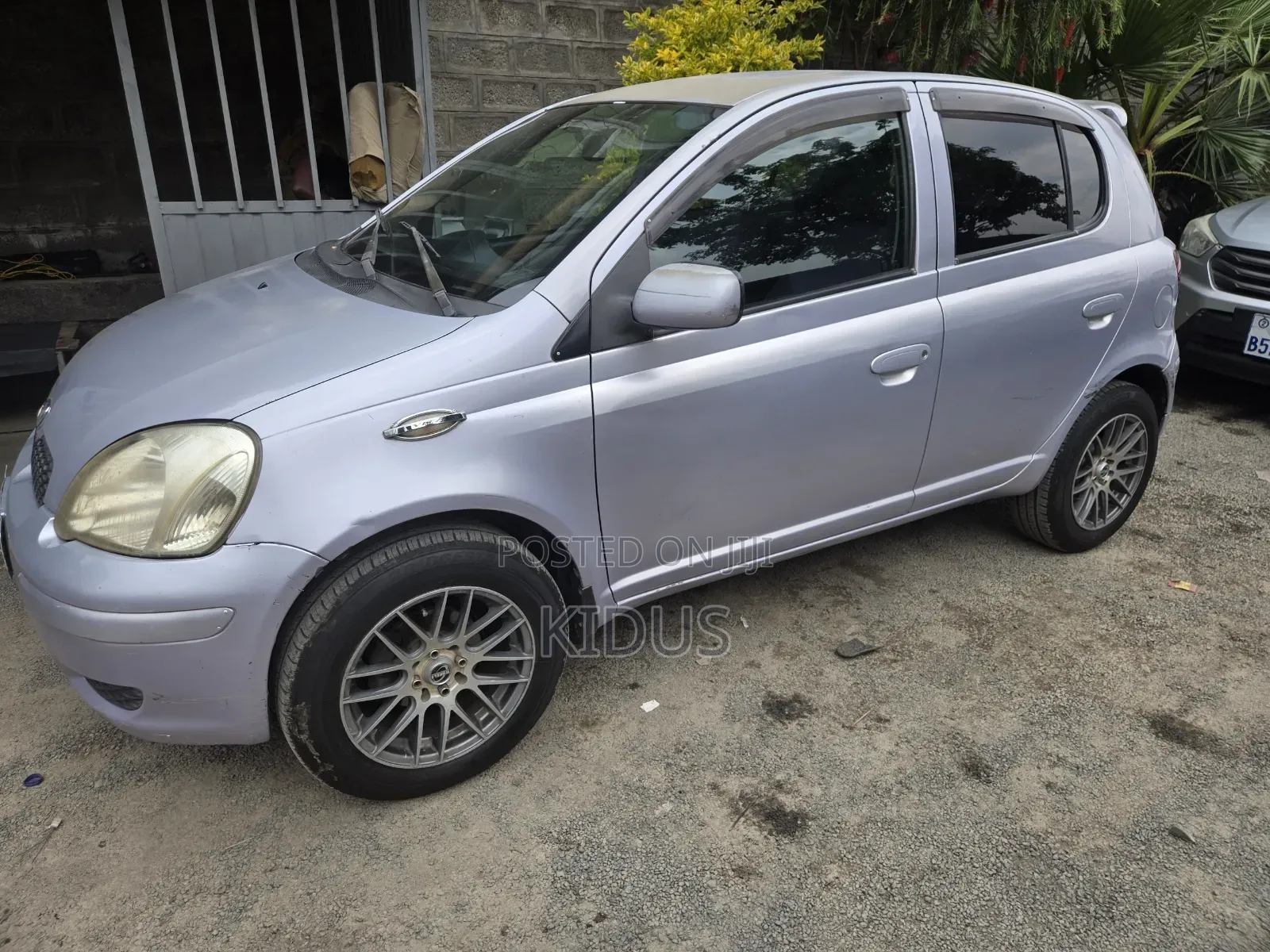 Toyota Vitz 2004 Purple