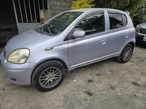 Toyota Vitz 2004 Purple