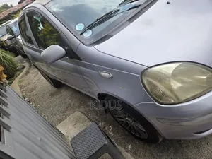 Toyota Vitz 2004 Purple