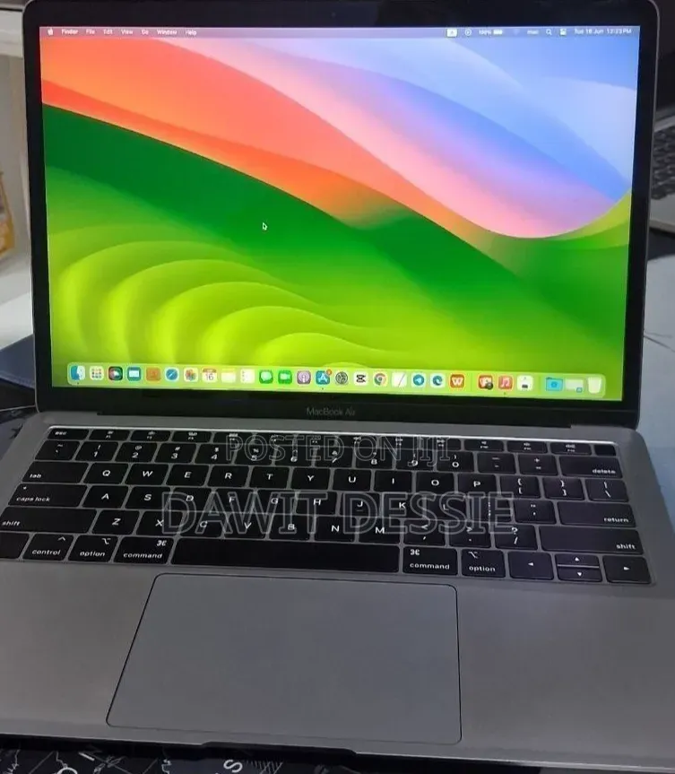 New Laptop Apple MacBook Air 2019 8GB Intel Core i5 SSD 128GB