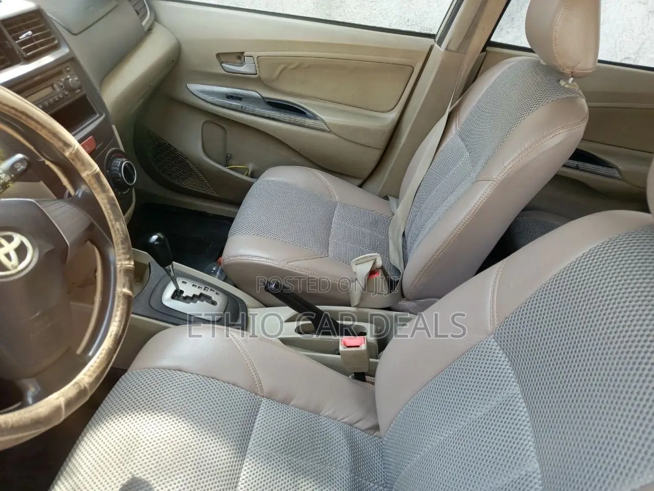 Toyota Avanza 2012 Gold