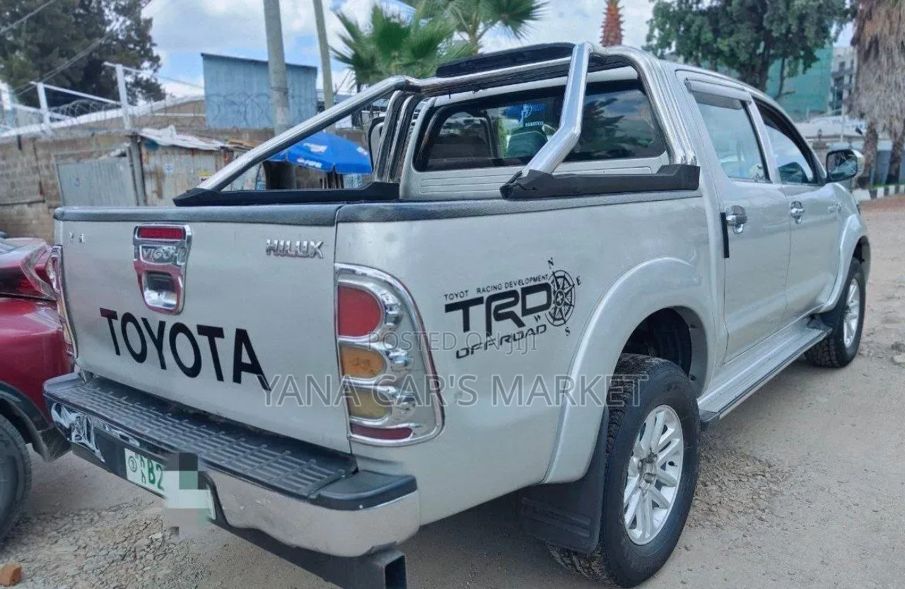 Toyota Hilux 2007 Silver
