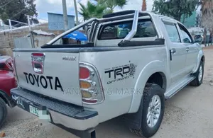 Toyota Hilux 2007 Silver