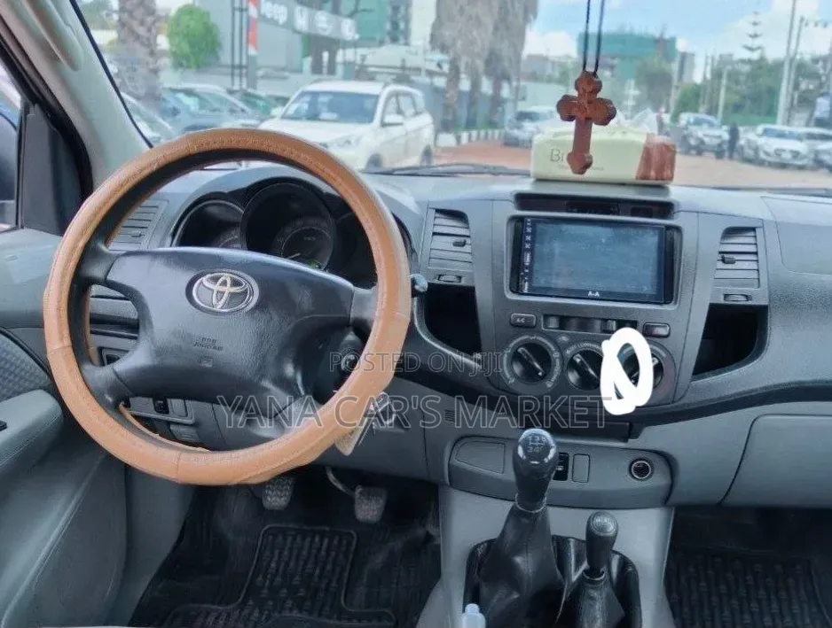 Toyota Hilux 2007 Silver
