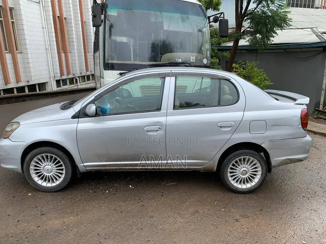 Toyota Platz 2005 Silver
