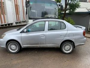 Toyota Platz 2005 Silver
