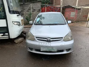 Toyota Platz 2005 Silver