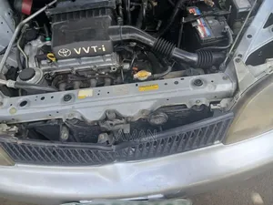 Toyota Platz 2005 Silver