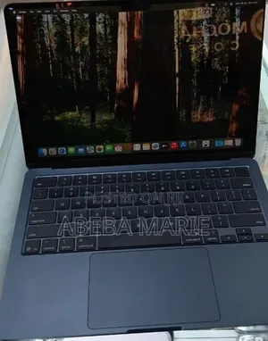 New Laptop Apple MacBook Air 2025 M4 16GB Apple M4 SSD 256GB