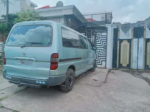 Toyota HiAce 2008