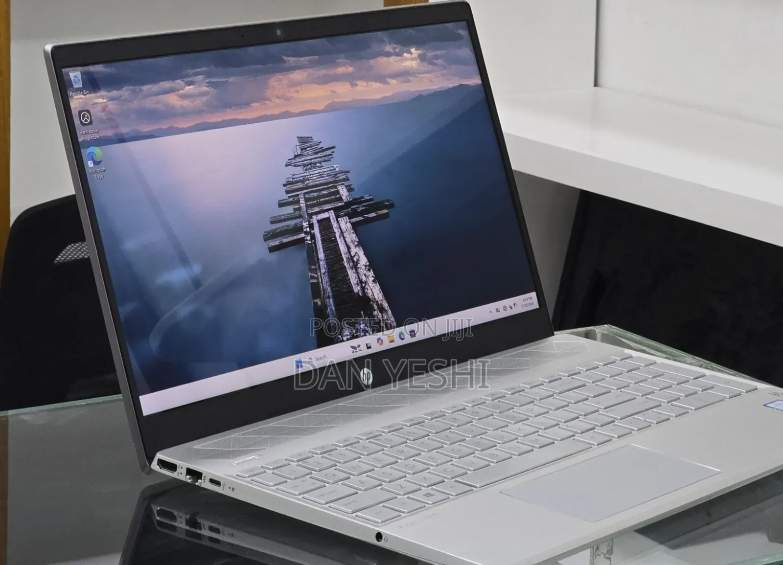 New Laptop HP Pavilion 15 8GB Intel Core i7 SSD 256GB