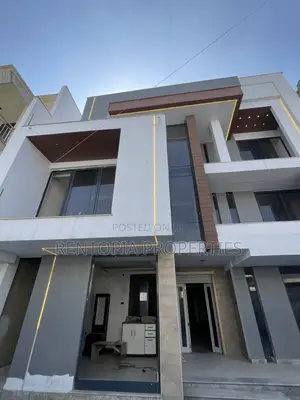 7bdrm Townhouse/Terrace in Yeka for sale