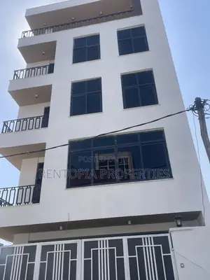 6bdrm Townhouse/Terrace in Yeka for sale