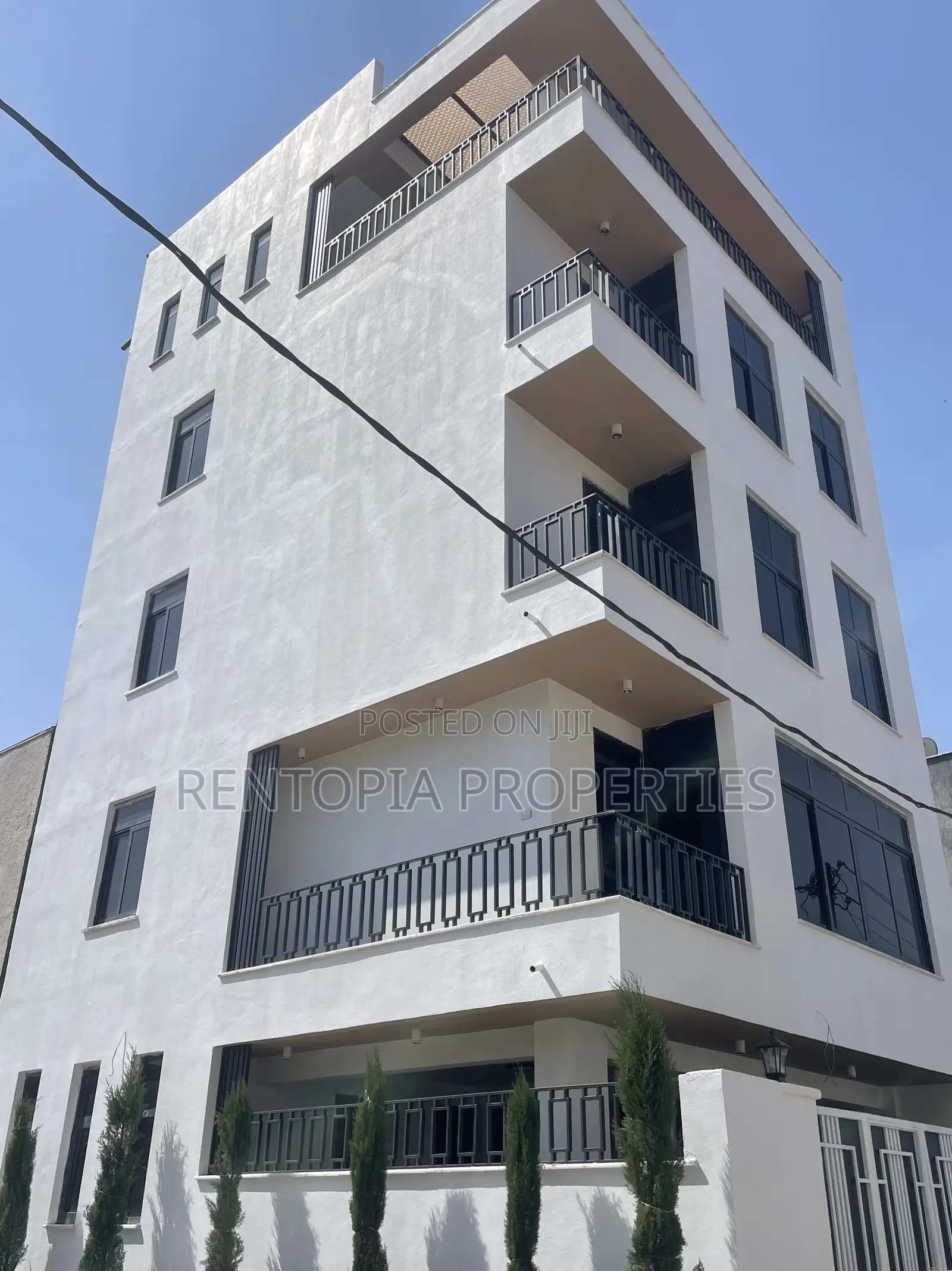 6bdrm Townhouse/Terrace in Yeka for sale
