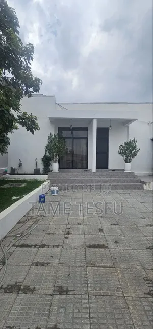 Furnished 8bdrm House in Cmc, Bole for sale