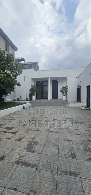 Furnished 8bdrm House in Cmc, Bole for sale