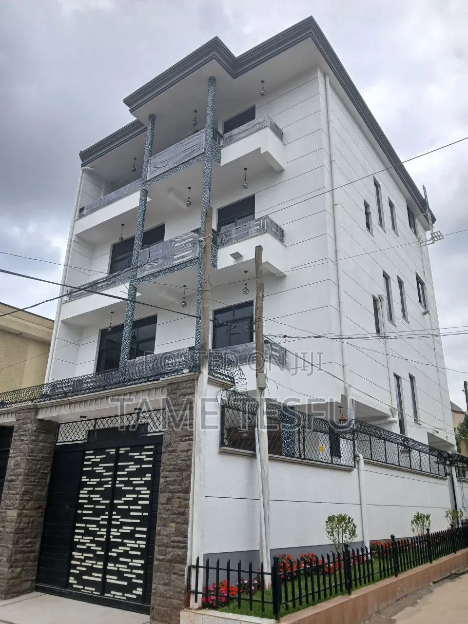 Furnished 8bdrm Maisonette in ላፍቶ, Nifas Silk-Lafto for sale