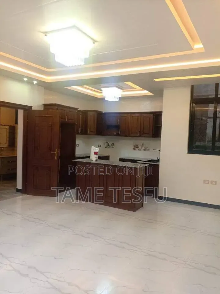 Furnished 7bdrm House in ላፍቶ, Nifas Silk-Lafto for sale