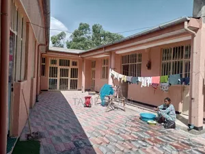 Furnished 4bdrm House in ሃና ፍሎቶ ሎዛ ት/ቤት, Nifas Silk-Lafto for sale
