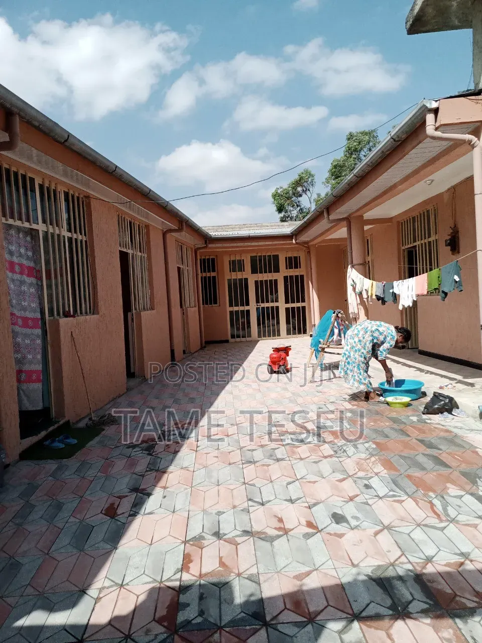 Furnished 4bdrm House in ሃና ፍሎቶ ሎዛ ት/ቤት, Nifas Silk-Lafto for sale