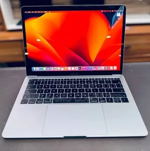 New Laptop Apple MacBook Pro 2017 8GB Intel Core i5 SSD 256GB