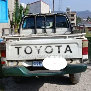 Toyota Hilux 1998 Ivory