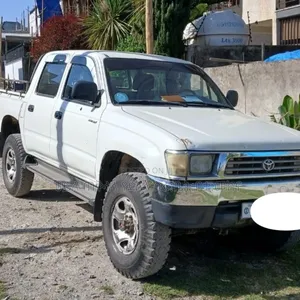 Toyota Hilux 1998 Ivory
