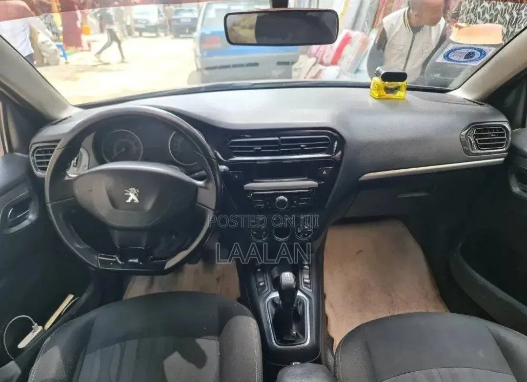 Peugeot 301 2016 Beige