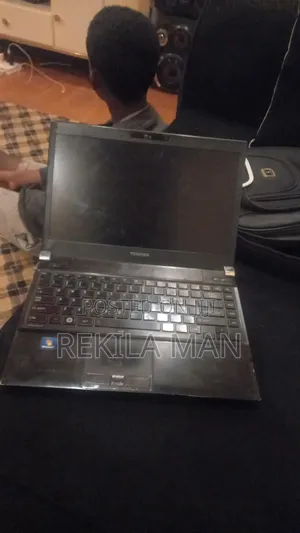 Laptop Toshiba Satellite C55 4GB Intel Core i5 HDD 350GB