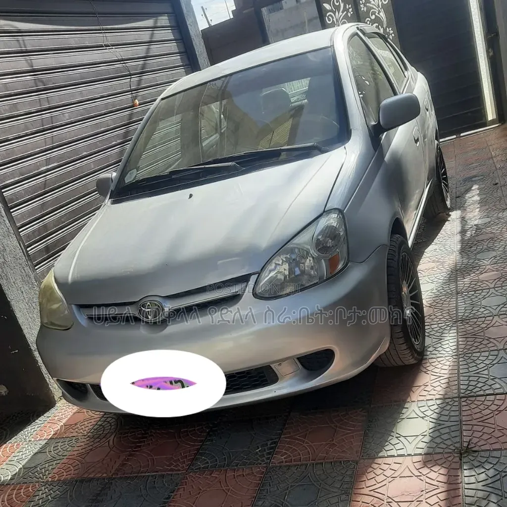 Toyota Platz 2005 Silver