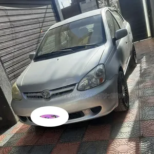 Toyota Platz 2005 Silver