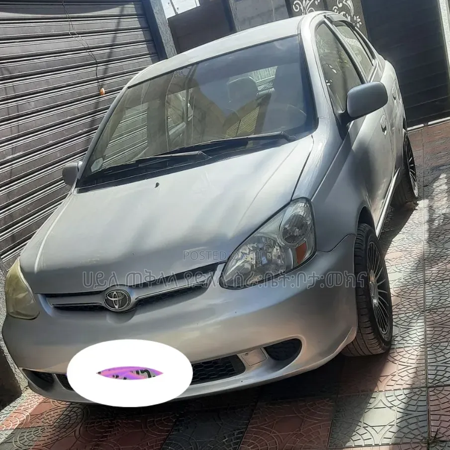 Toyota Platz 2005 Silver