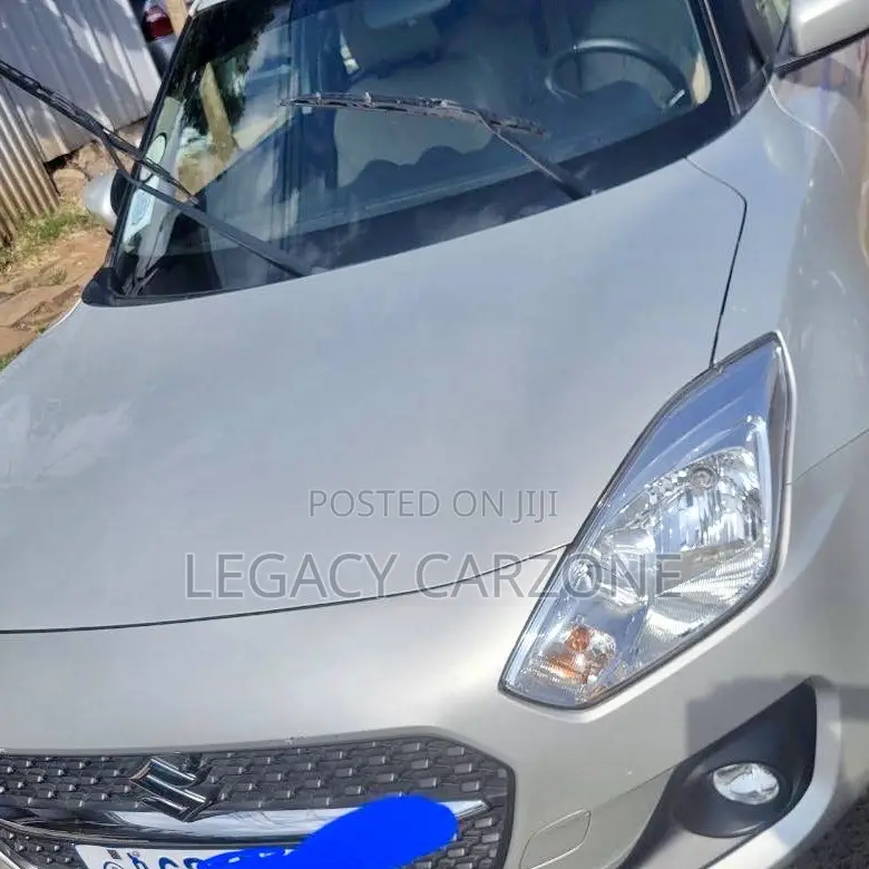 Suzuki Swift 2022 Silver